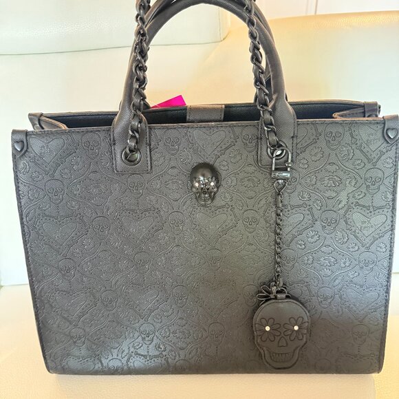 TikTok Viral Black Betsey Johnson Skulls and Hearts Large Tote Bag skull keyfob - Picture 1 of 7
